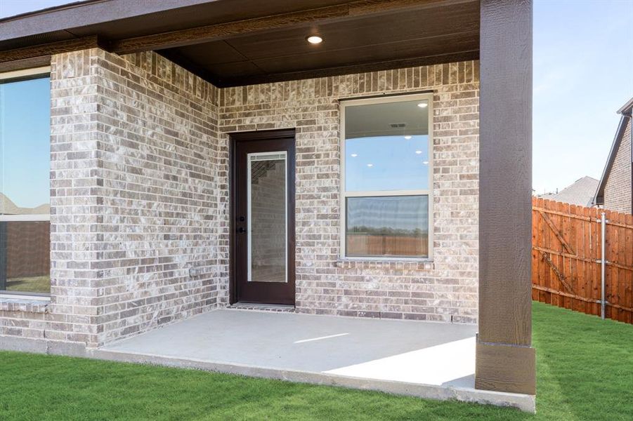 Exterior details and patio area of a home in Sunset Ridge, Alvarado (Image 25). Exterior details and patio area of a home in Sunset Ridge, Alvarado (Image 25).