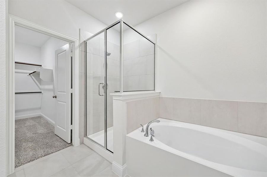 Furnished interior view inside a new home in Venetian, Weston (Image 8).