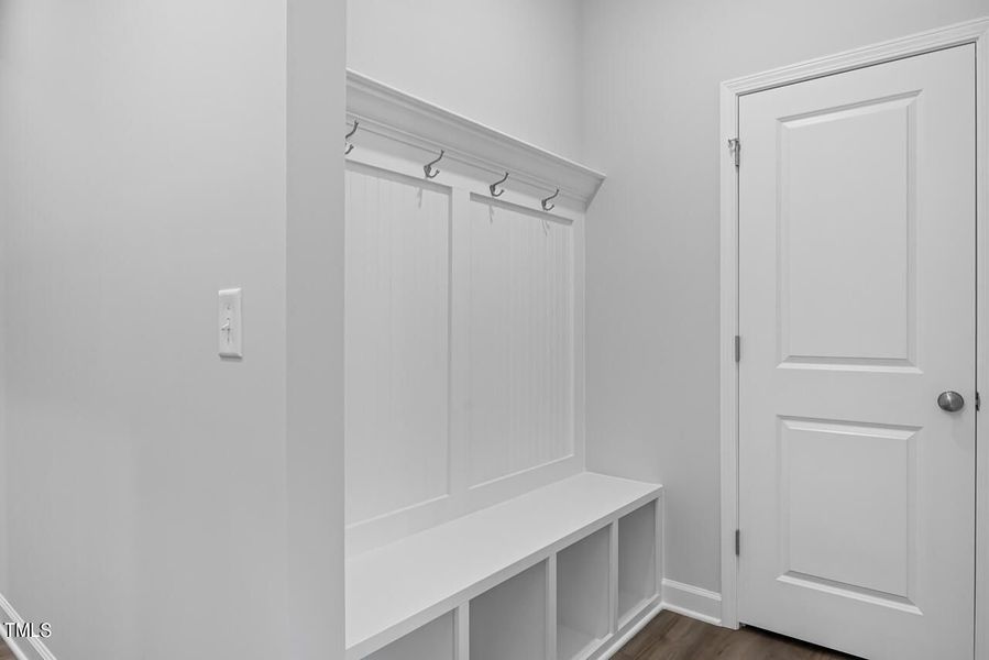 Image 76 of a home in Tobacco Road.