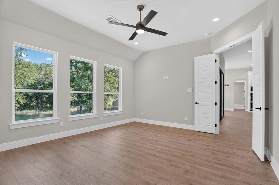 Spacious, unfurnished interior of a new home in Cartwright Ranch, Weatherford (Image 41). Spacious, unfurnished interior of a new home in Cartwright Ranch, Weatherford (Image 41).