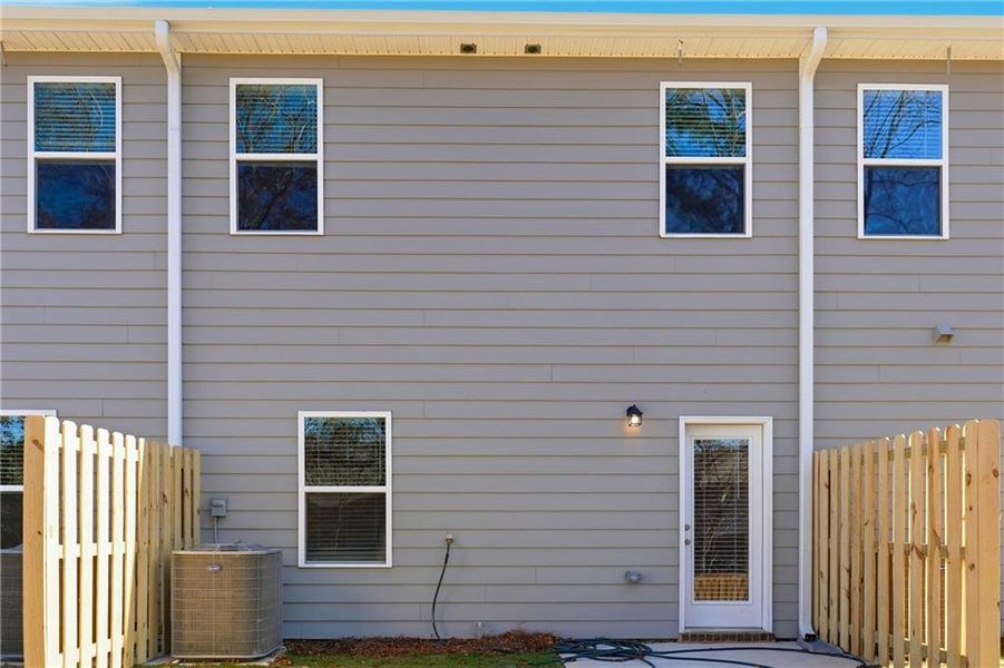 Exterior details and patio area of a home in Carolina, Palmetto (Image 4).