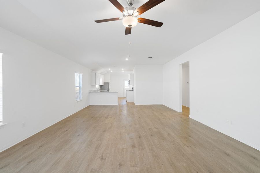 Spacious, unfurnished interior of a new home in Colson Ranch, Jarrell (Image 6).