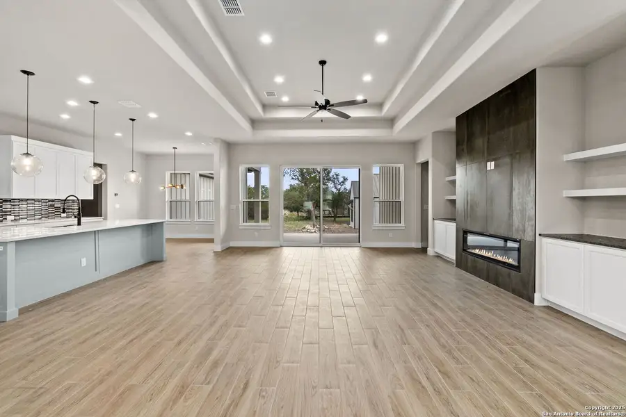 Spacious, unfurnished interior of a new home in , Wimberley (Image 9).