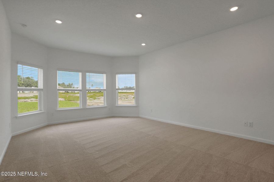 Spacious, unfurnished interior of a new home in Jennings Farm, Middleburg (Image 42).