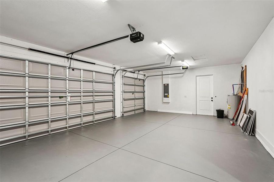 Spacious, unfurnished interior of a new home in , North Port (Image 33).