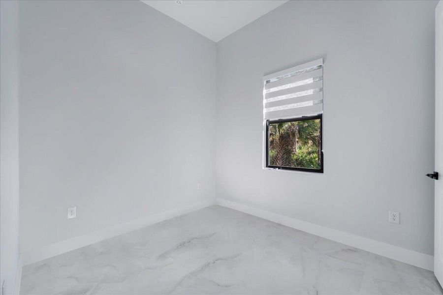 Spacious, unfurnished interior of a new home in , Lehigh Acres (Image 34).