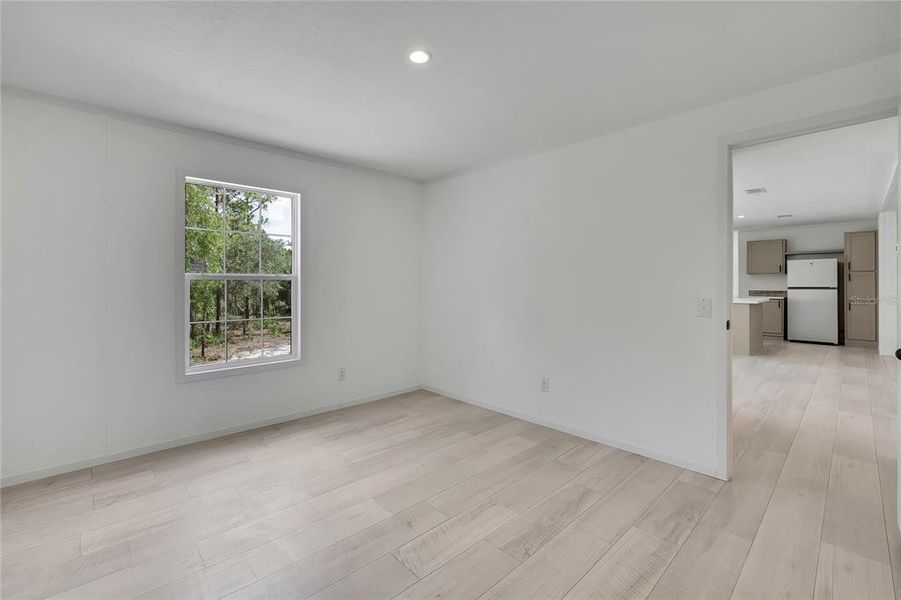 Spacious, unfurnished interior of a new home in , Homosassa (Image 25).