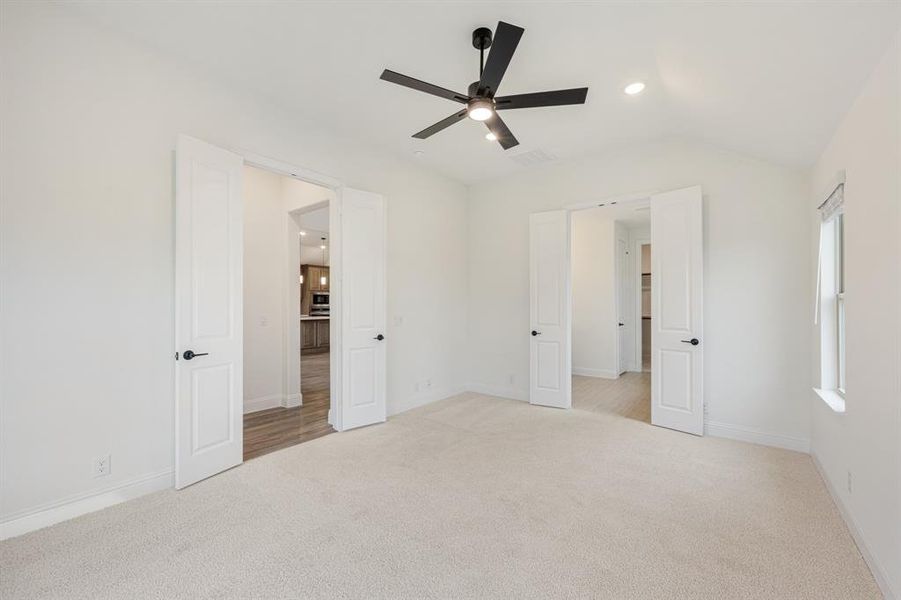 Spacious, unfurnished interior of a new home in Wildflower Ranch 60-65, Fort Worth (Image 21). Spacious, unfurnished interior of a new home in Wildflower Ranch 60-65, Fort Worth (Image 21).