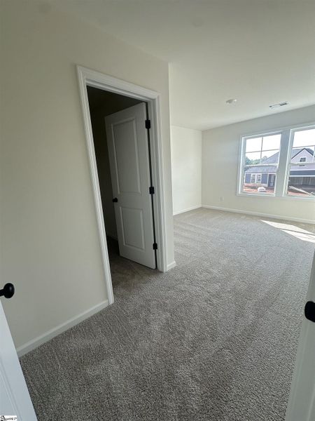 Spacious, unfurnished interior of a new home in Shiloh Trail, Wellford (Image 28).