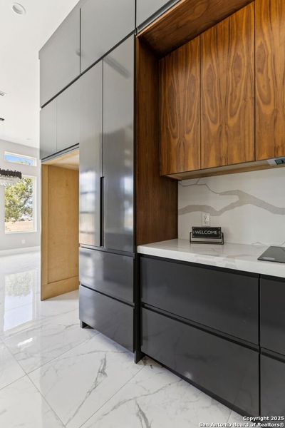 Furnished interior view inside a new home in , La Vernia (Image 19).