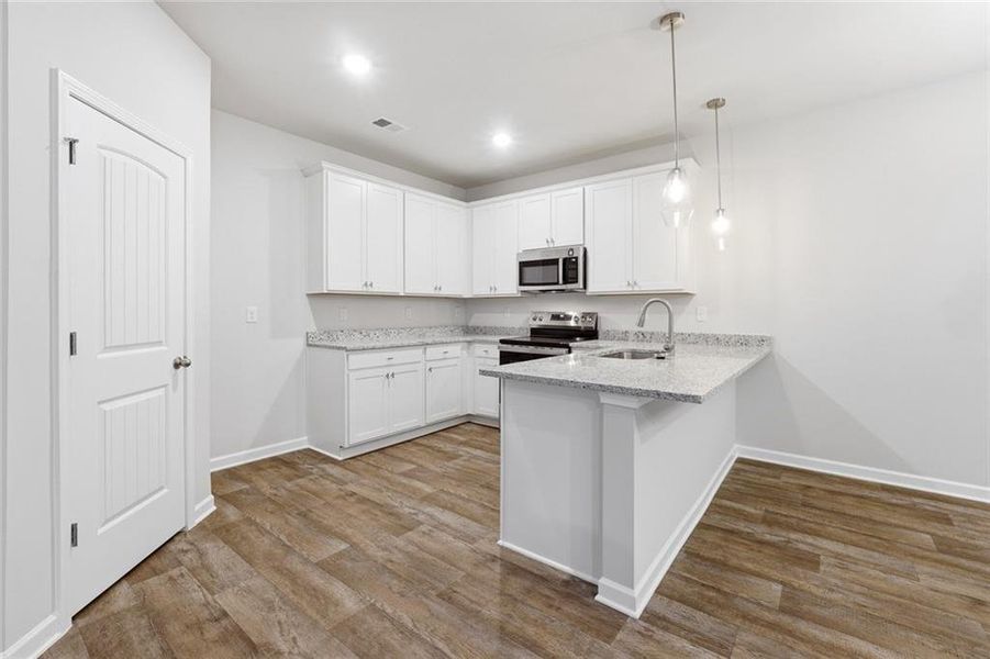 Furnished interior view inside a new home in Concord Oaks, Powder Springs (Image 7).