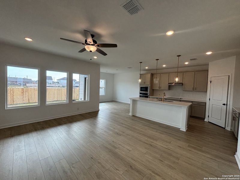 Spacious, unfurnished interior of a new home in The Heights at Saddlebrook Ranch 60's, Schertz (Image 27).