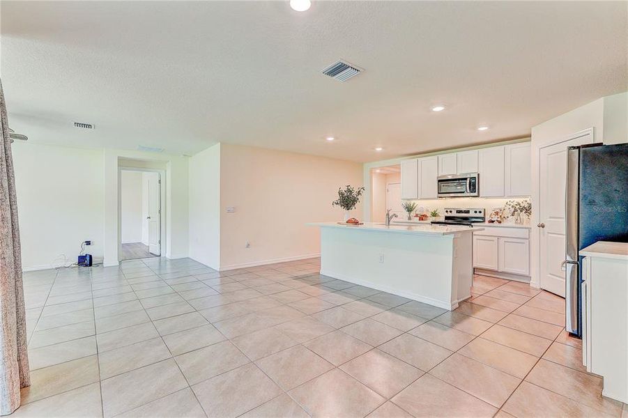 Furnished interior view inside a new home in , Spring Hill (Image 18).