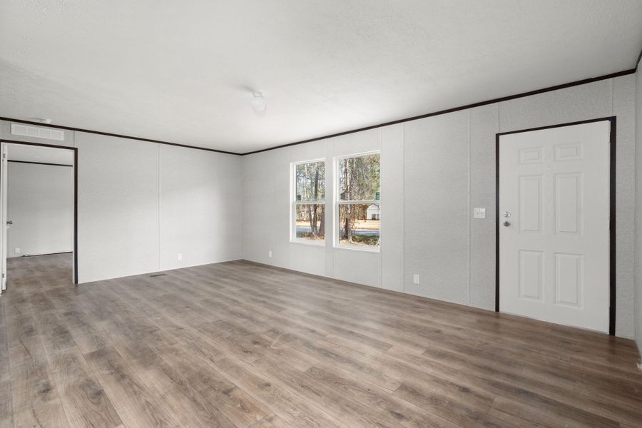 Spacious, unfurnished interior of a new home in , Summerville (Image 21).