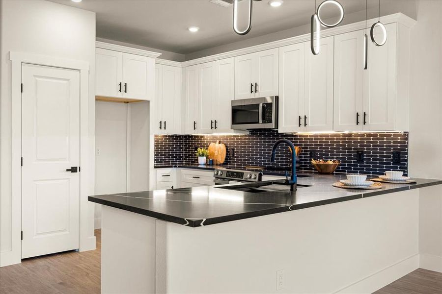 Furnished interior view inside a new home in , Granbury (Image 5). Furnished interior view inside a new home in , Granbury (Image 5).