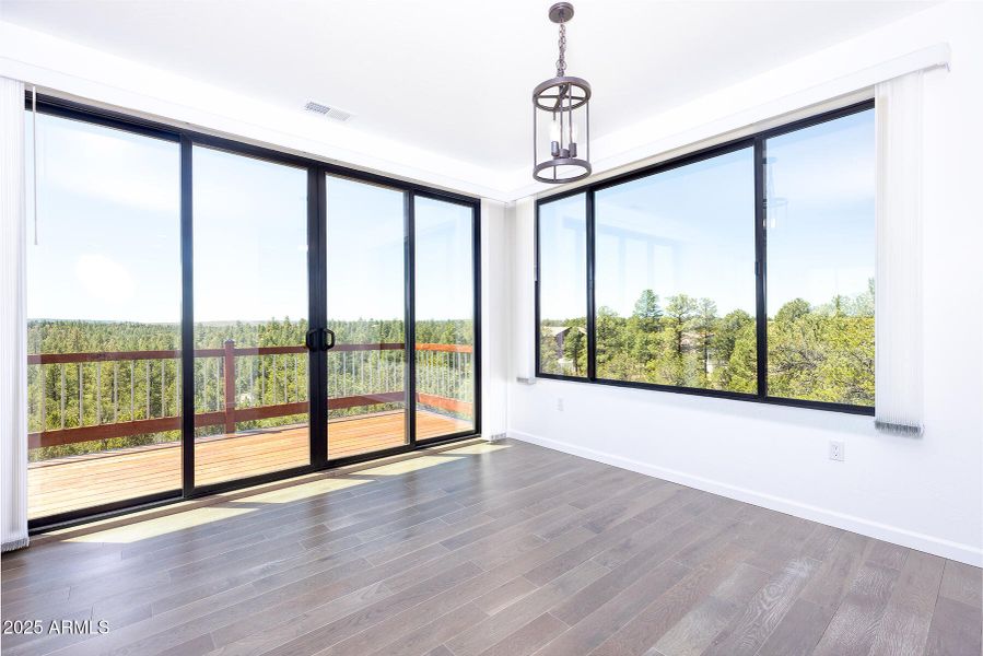 2943 E Lookout Ln (20) 2943 E Lookout Ln (20)