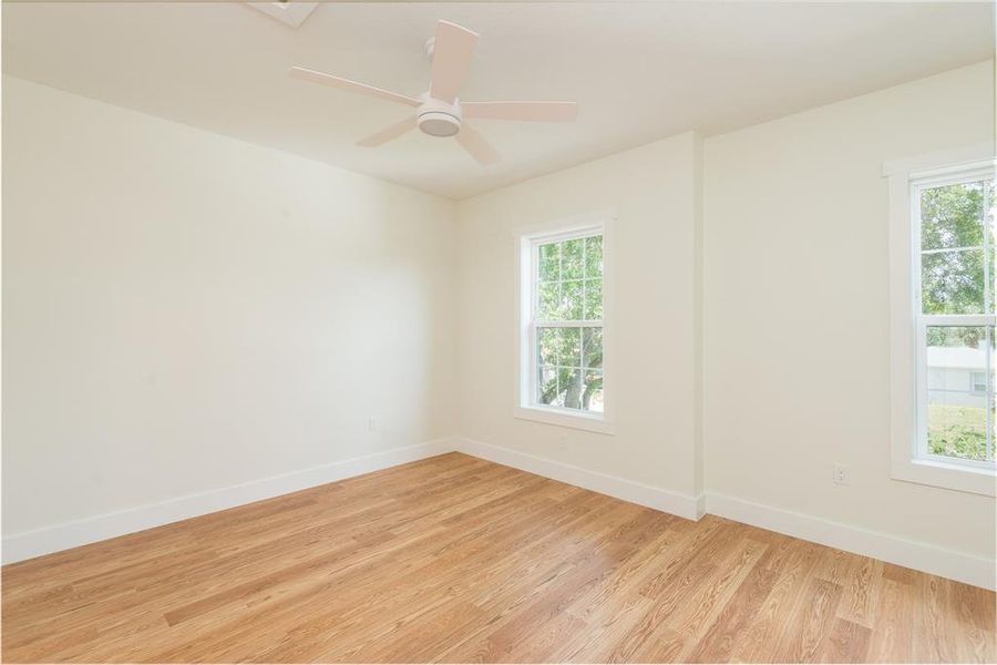 Spacious, unfurnished interior of a new home in , Tampa (Image 37).