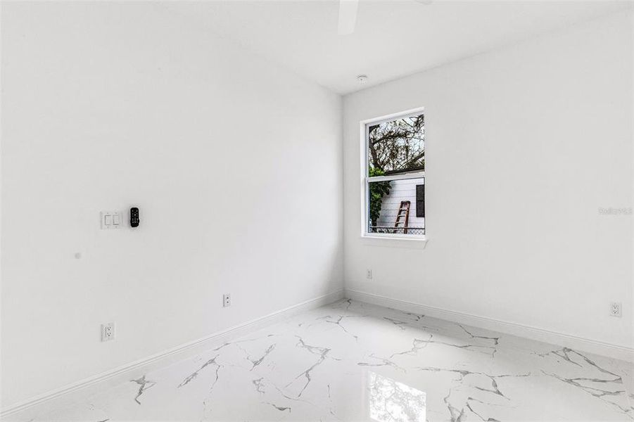 Spacious, unfurnished interior of a new home in , Tampa (Image 48).