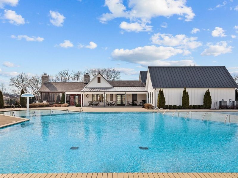 Community amenities in Carellton, Gallatin (Image 50).