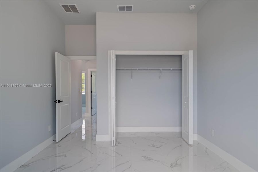 Spacious, unfurnished interior of a new home in , Lehigh Acres (Image 19).