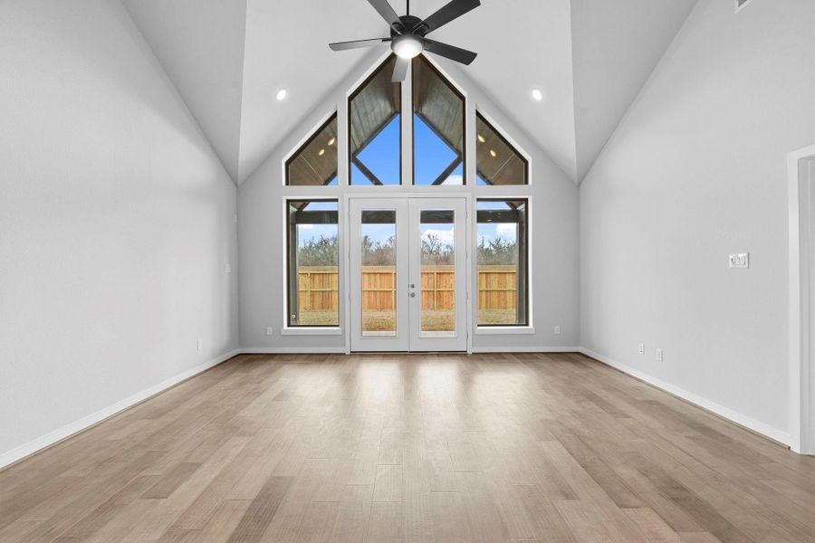 Spacious, unfurnished interior of a new home in Sienna 45', 50', Missouri City (Image 37).