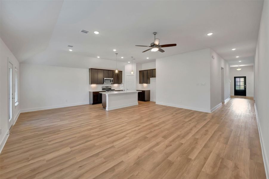 Spacious, unfurnished interior of a new home in Lago Mar, Santa Fe (Image 17).