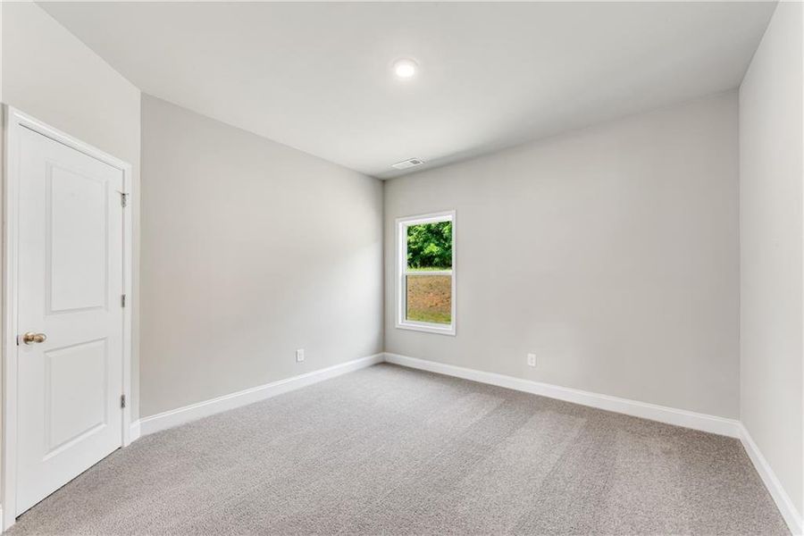 Spacious, unfurnished interior of a new home in Hidden Fields, Hoschton (Image 38).