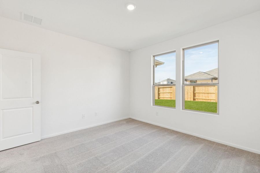 Spacious, unfurnished interior of a new home in Mavera, Conroe (Image 13).