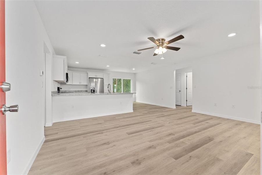 Spacious, unfurnished interior of a new home in , Ocklawaha (Image 39).
