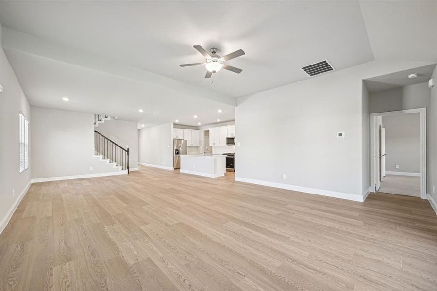 Photo is not of the actual home, but is an inspirational photo of builder’s model home and may depict options, furnishings, and/or decorator features that are not included. Photo is not of the actual home, but is an inspirational photo of builder’s model home and may depict options, furnishings, and/or decorator features that are not included.