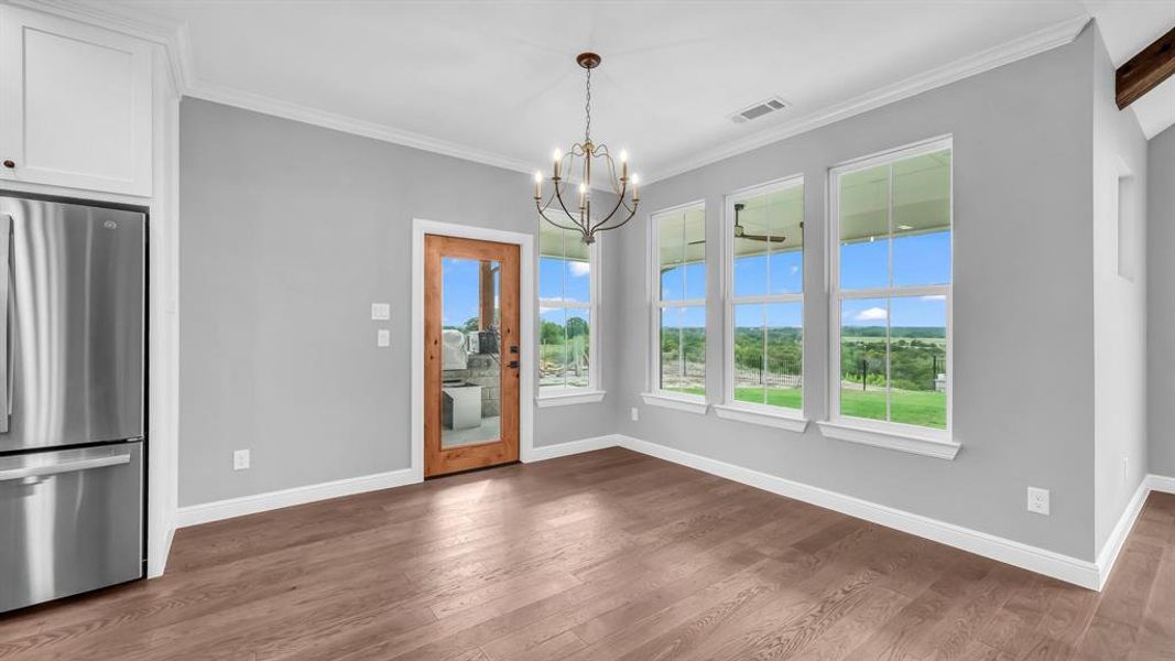 Spacious, unfurnished interior of a new home in Oak Water Ranch, Granbury (Image 28).