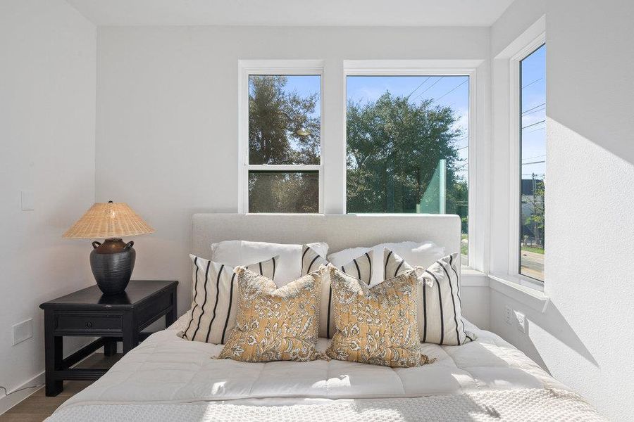 Images are for illustrative purposes only. Photos reflect a similar floor plan and are intended to convey the overall look and feel of the interiors. Images are for illustrative purposes only. Photos reflect a similar floor plan and are intended to convey the overall look and feel of the interiors.