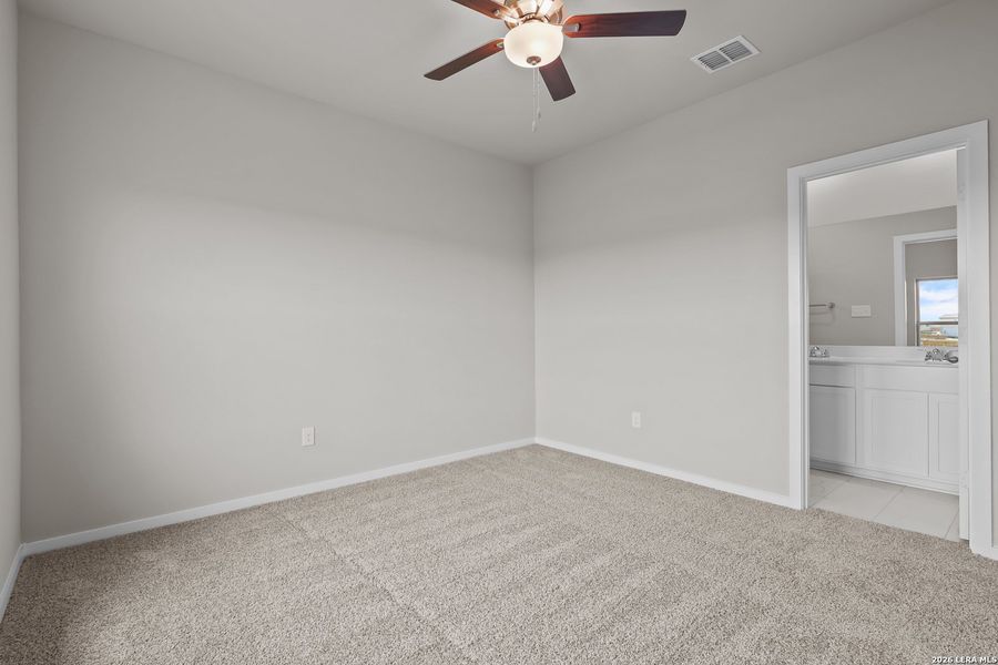 Spacious, unfurnished interior of a new home in The Parklands, Schertz (Image 19).