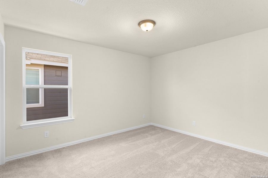 Spacious, unfurnished interior of a new home in Casinas at Gruene, New Braunfels (Image 7).