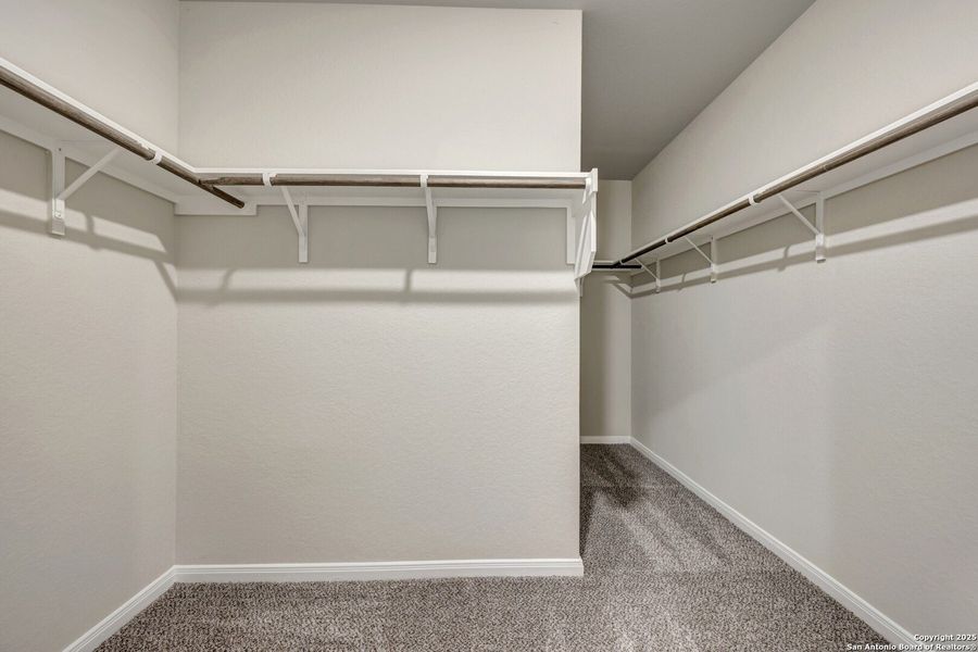 Spacious, unfurnished interior of a new home in Park Place, New Braunfels (Image 39).