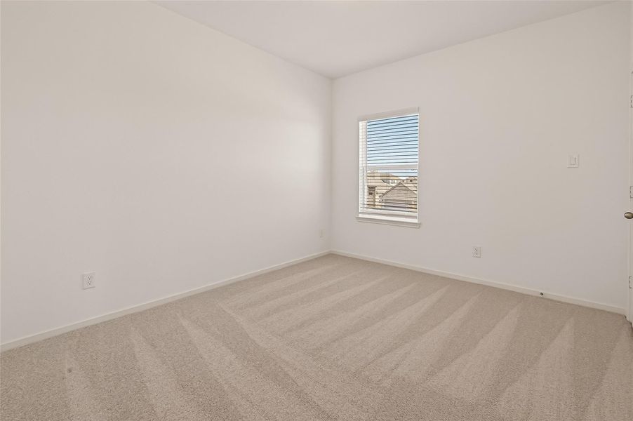 Spacious, unfurnished interior of a new home in Lago Mar, Texas City (Image 29).