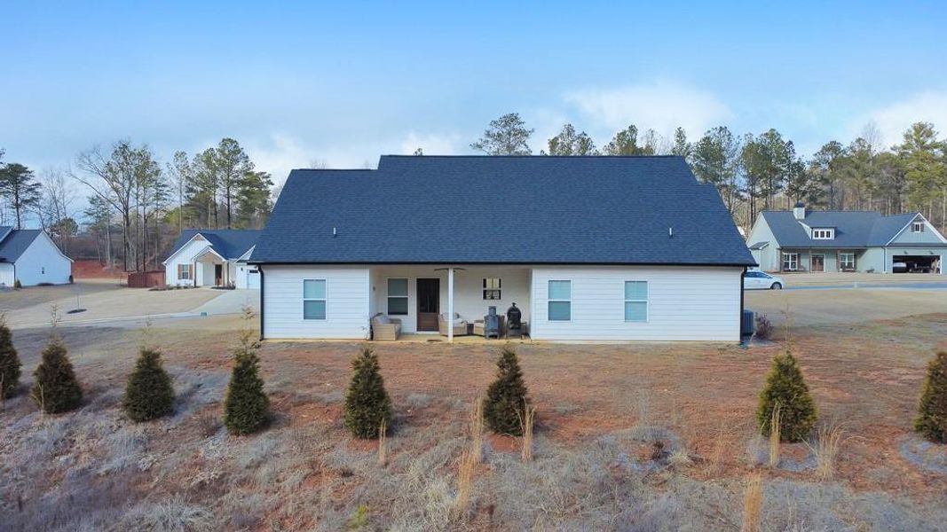 Exterior details and patio area of a home in , Rockmart (Image 3).