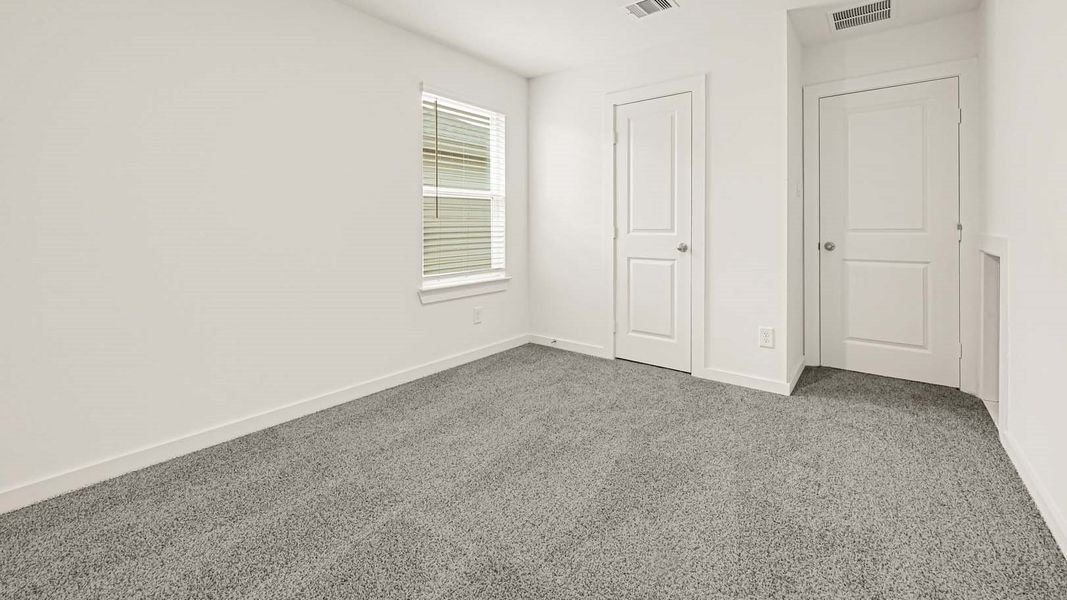 Spacious, unfurnished interior of a new home in Holly Ridge, Rosenberg (Image 28).