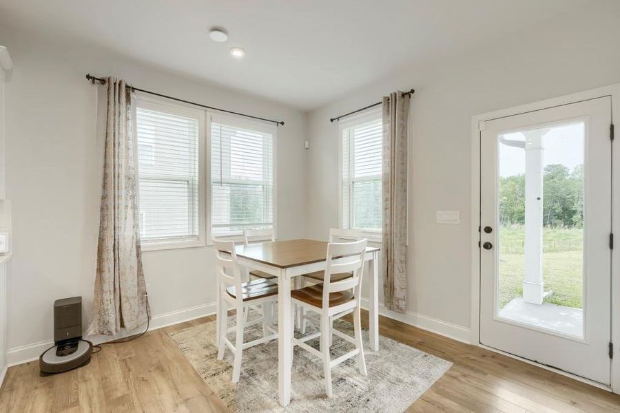 Furnished interior view inside a new home in Pine Mountain Park, Kennesaw (Image 18).