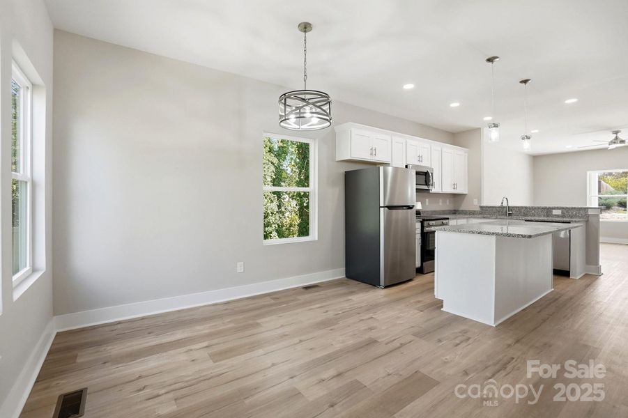 Dining Area Dining Area