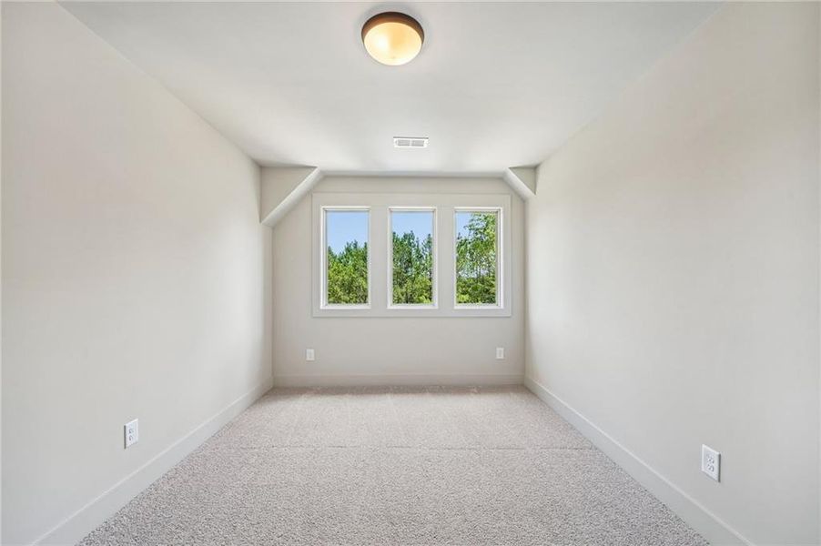 Spacious, unfurnished interior of a new home in Steeplechase, Hoschton (Image 44).