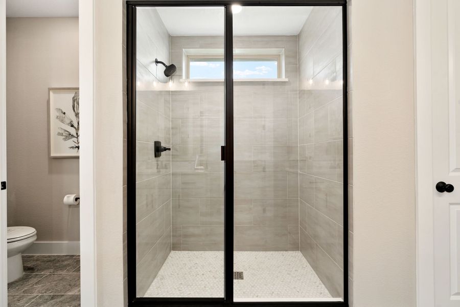 Plan 1685 Main Bathroom Representative Photo