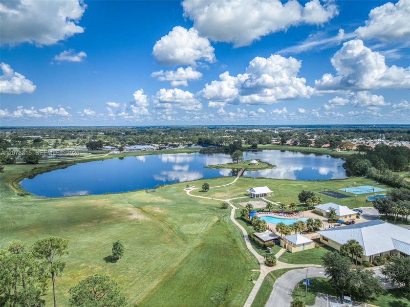 Community amenities in , Sebring (Image 54).