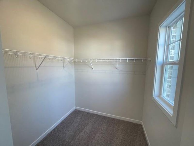 Spacious, unfurnished interior of a new home in Ponderosa Farms Estates, Gainesville (Image 32).