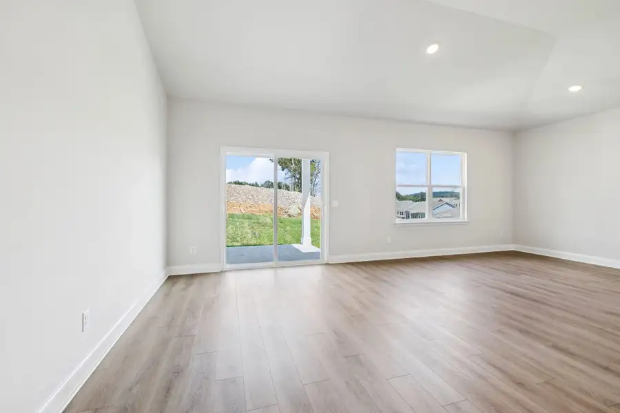 Spacious, unfurnished interior of a new home in Cades Bluff, Lebanon (Image 15).