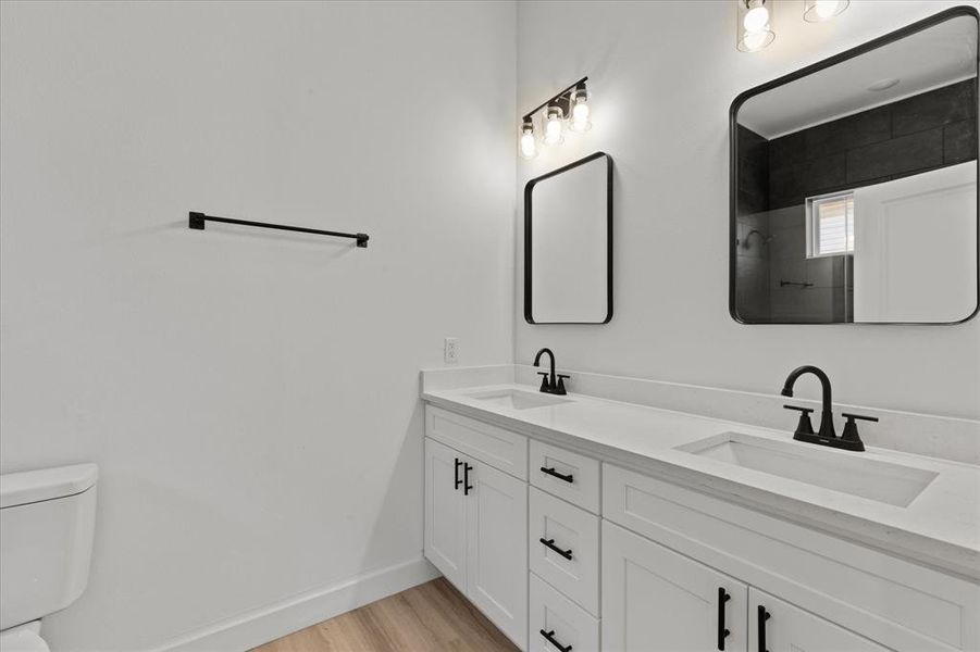 Furnished interior view inside a new home in , Denison (Image 14).