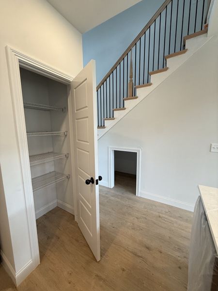 Spacious, unfurnished interior of a new home in Summerfield, Clarksville (Image 6).