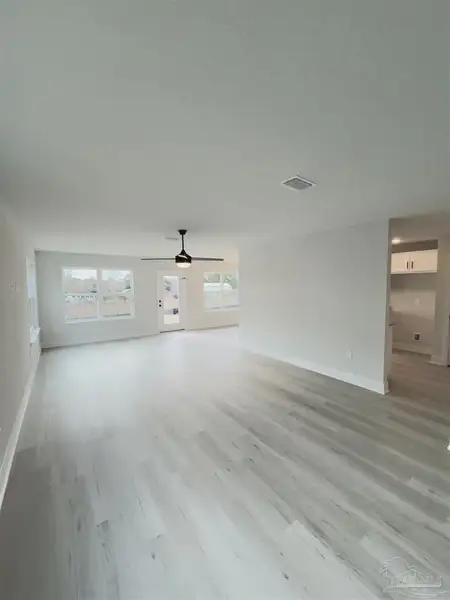 Spacious, unfurnished interior of a new home in Allison Acres, Cantonment (Image 10).