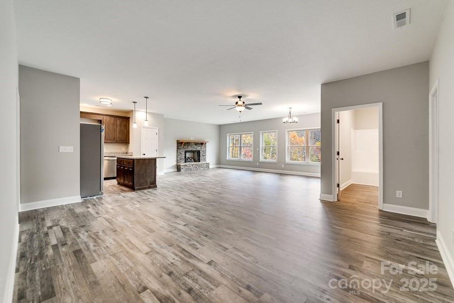 Spacious, unfurnished interior of a new home in , Whittier (Image 10).