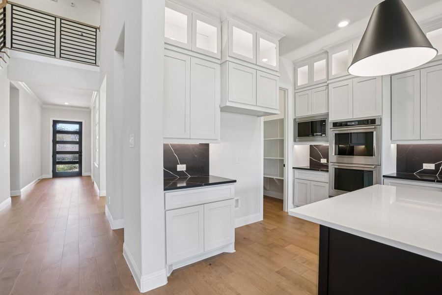 Furnished interior view inside a new home in Sienna 65', Missouri City (Image 15).